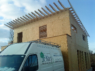 Maison R+1 avec débord de toiture